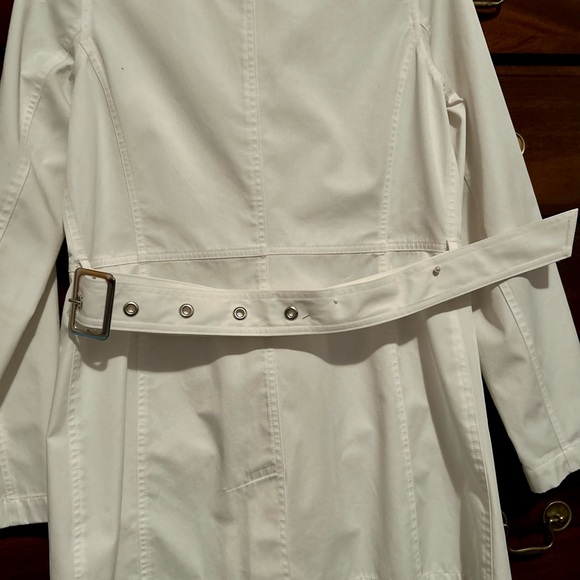 OLD NAVY WHITE RAIN JACKET - Picture 5 of 9
